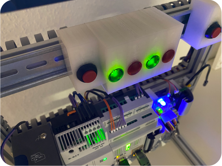 3D gedruckte LED Aufnahme für DIN Schiene mit LEDs auf DIN Schiene montiert