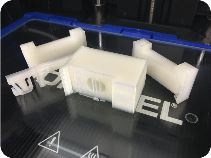 3D gedruckte LED Aufnahme für DIN Schiene auf Druckbett